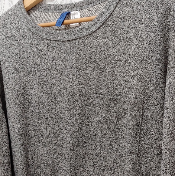 Divided by H&M sweatshirt grey size medium - Picture 2 of 5